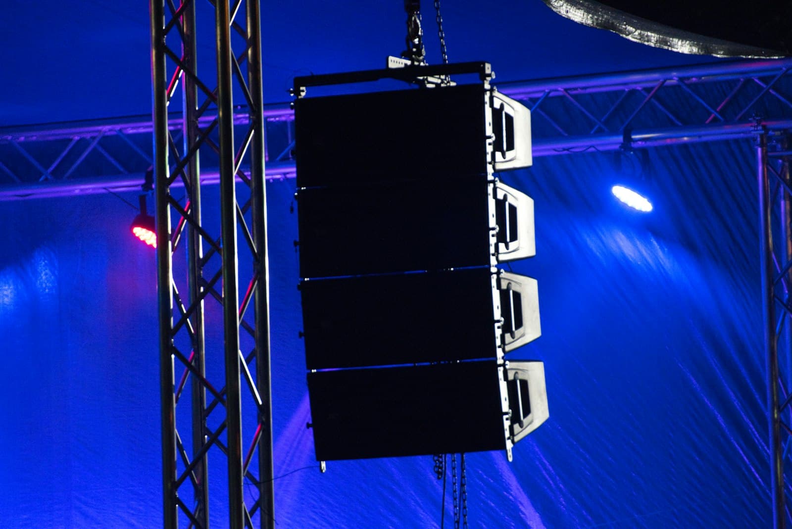 Speaker Gantung Line Array